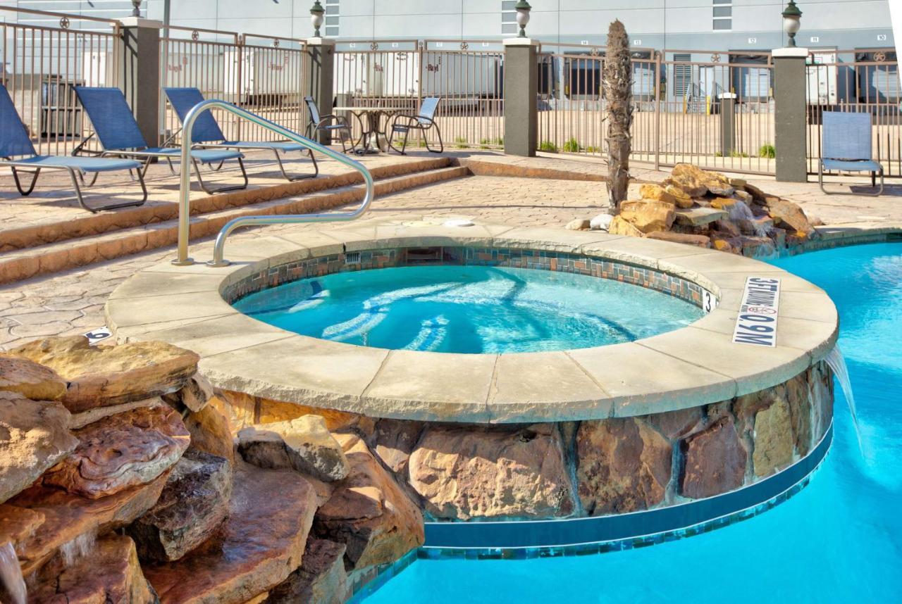 La Quinta By Wyndham Dallas Grand Prairie South Exterior photo